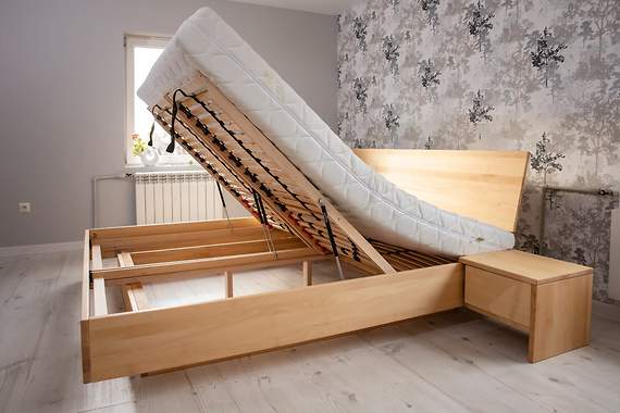Zestaw bukowy BALLEGA: łóżko lewitujące  180 plus szafki plus komoda