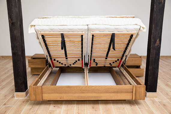 Zestaw do sypialni bukowy z materacem i łóżkiem lewitującym  Beriet 140/200 m + 2 szafki nocne