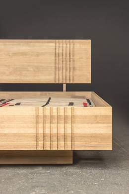 TRYSIL zestaw, drewno dębowe: łoże (możliwy LED) 140x200 + dwie szafki, lewitujące, z poj. na pościel