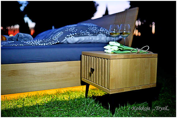 TRYSIL zestaw, drewno dębowe: łoże (możliwy LED) 160x200 + dwie szafki, lewitujące, z poj. na pościel